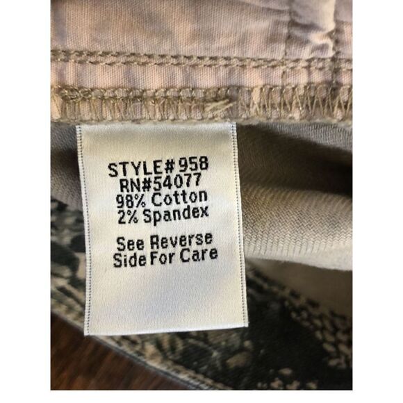 CAbi Snake Print Skinny Jeans Size 4 - Picture 10 of 15